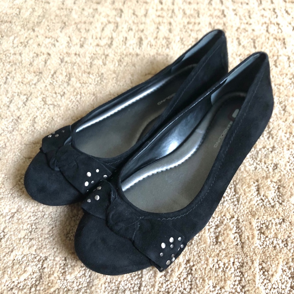 Bandolino Black Suede Flats